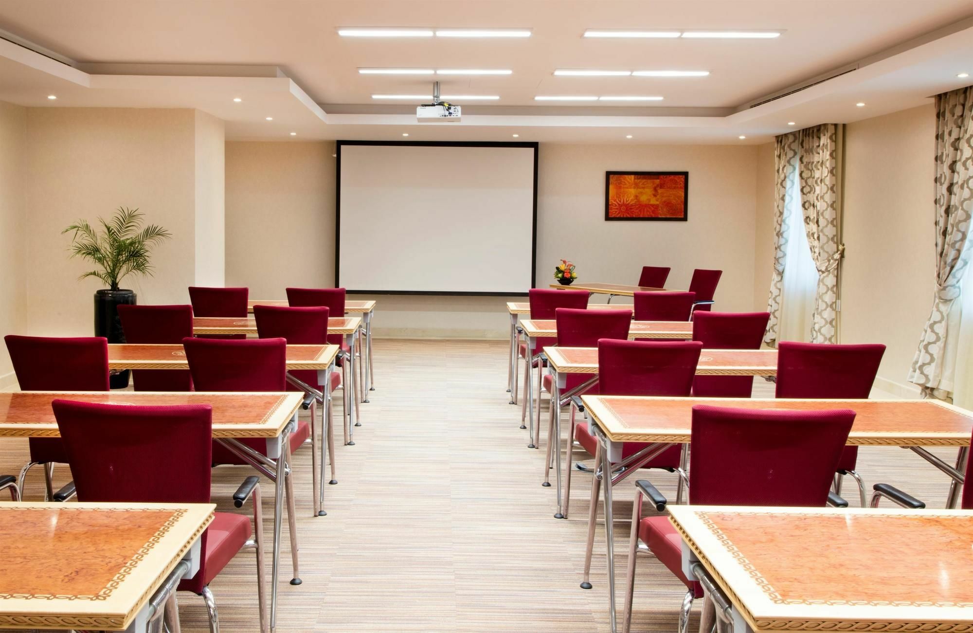 Coral Muscat Hotel And Apartments Εξωτερικό φωτογραφία