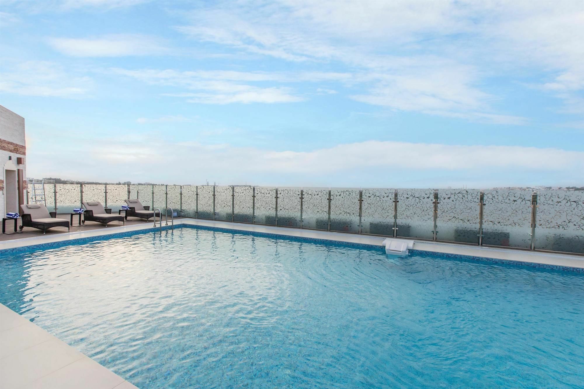 Coral Muscat Hotel And Apartments Εξωτερικό φωτογραφία